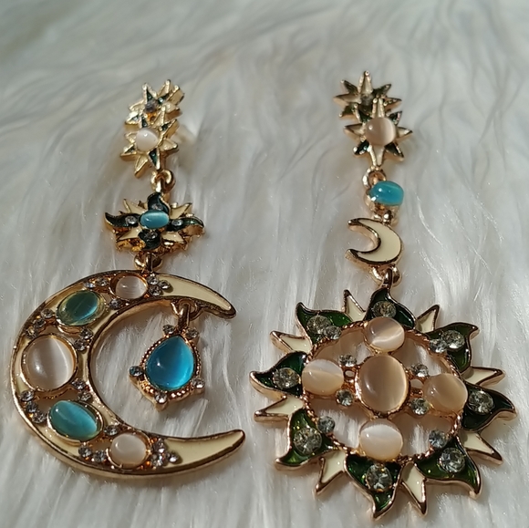 🎈NEW Gold Sun Moon Blue Celestial Dangle Earrings - Picture 5 of 7